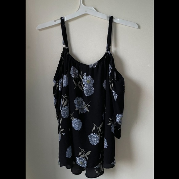 Top - Picture 2 of 4